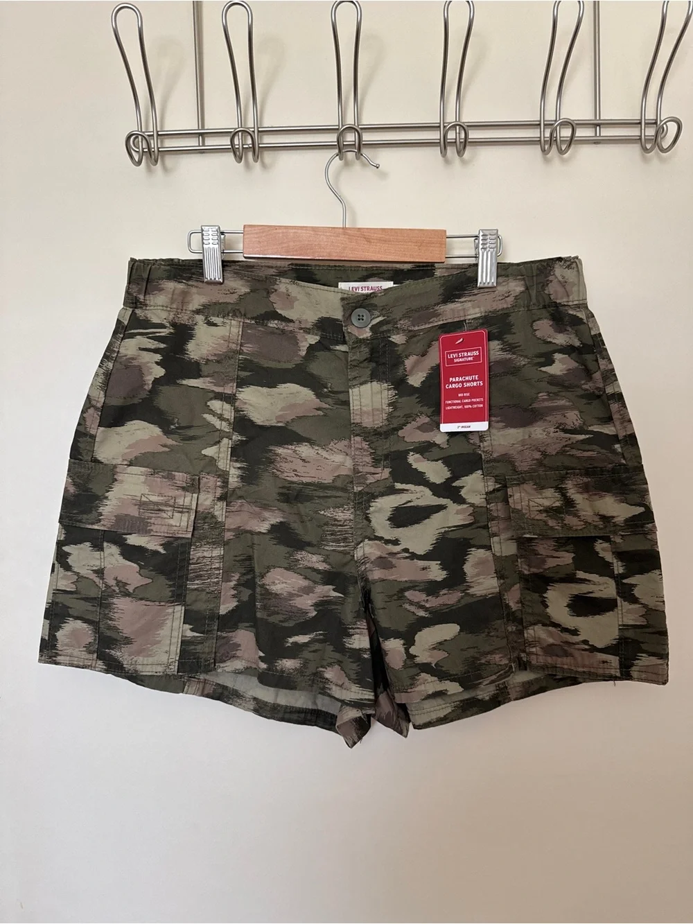 Levi Strauss Signature Womens Mid Rise Parachute Cargo Shorts